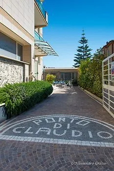 מלון פיומיצ'ינו Porto Di Claudio בית הארחה